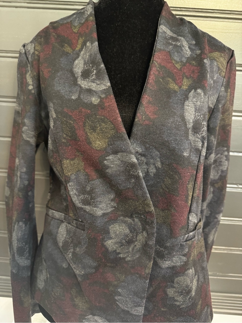 Floral Printed Blazer Jacket in Gray and Burgundy